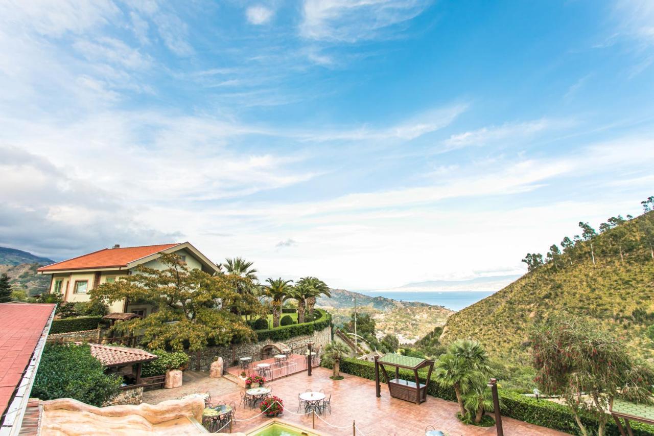 B & B Le Casette Sull'Albero Di Villa Alba Messina Eksteriør bilde