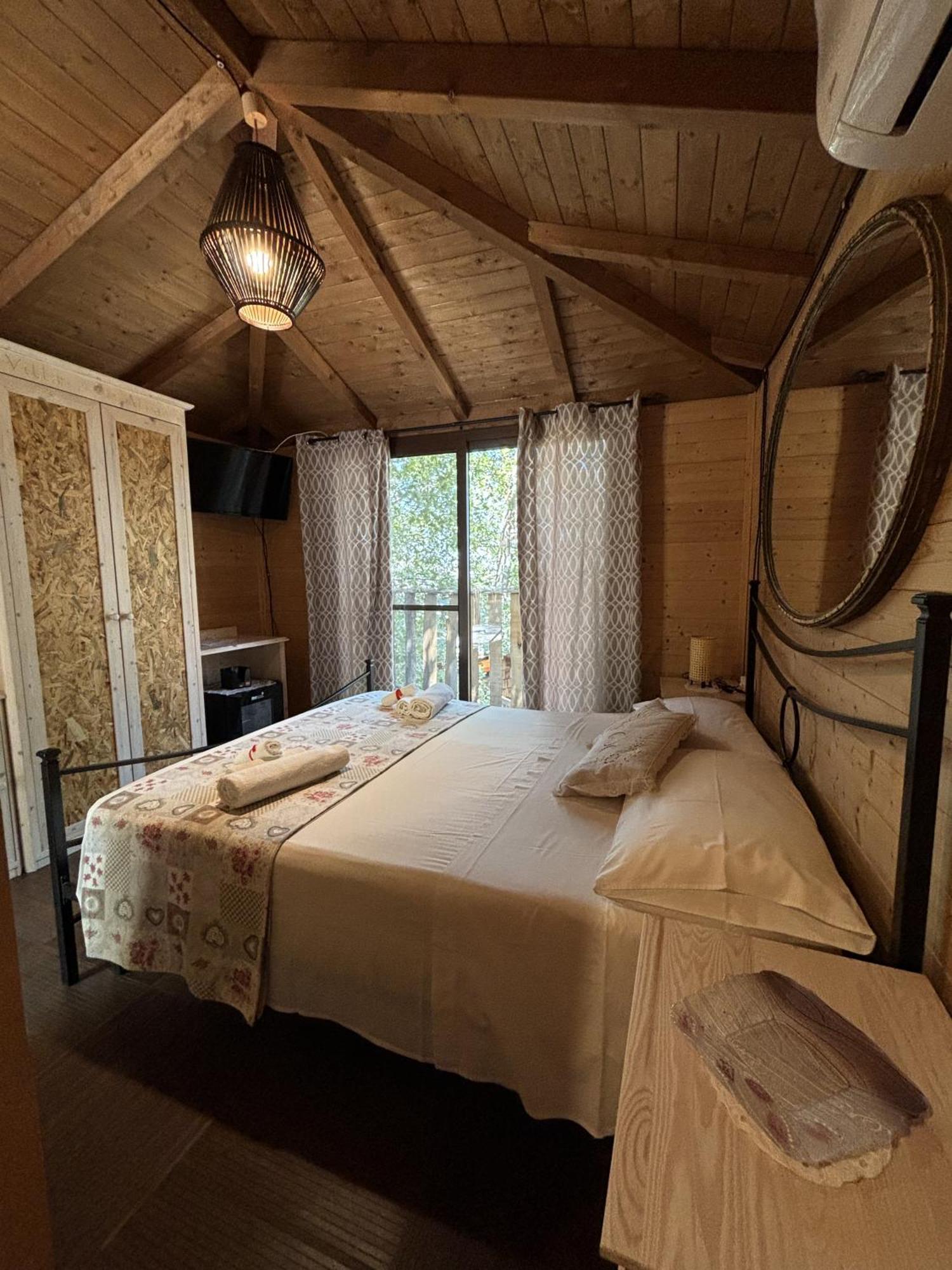 B & B Le Casette Sull'Albero Di Villa Alba Messina Eksteriør bilde